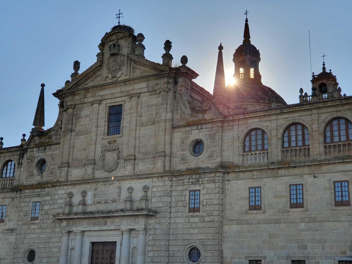 Acogedor Apartamento En El Centro De Monforte Monforte De Lemos Eksteriør billede